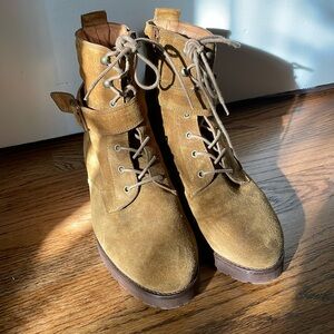 Stunning Sezane CLASSIC zip up suede hiking boots 38 💕